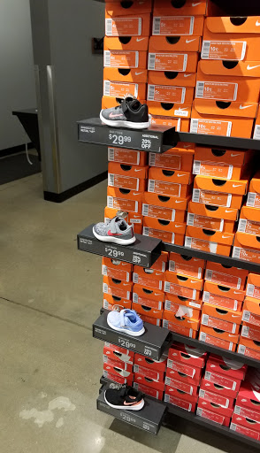 Clothing Store «Nike Factory Store», reviews and photos, 4401 N Interstate Hwy 35 #399, Round Rock, TX 78664, USA