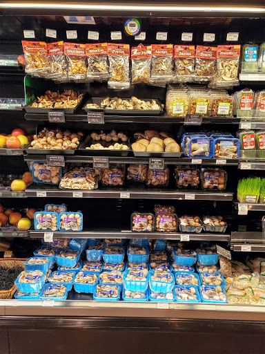 Grocery Store «Harmons Grocery», reviews and photos, 200 Station Pkwy, Farmington, UT 84025, USA