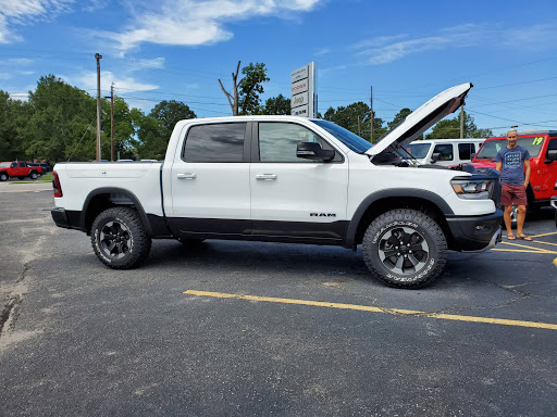 Chrysler Dealer «Vann Underwood Chrysler Jeep Dodge», reviews and photos, 501 S Madison St, Whiteville, NC 28472, USA