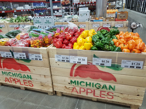 Movie Theater «Regal Cinemas Elmwood Center 16», reviews and photos, 2001 Elmwood Ave, Buffalo, NY 14207, USA