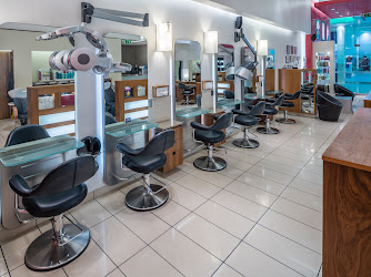 Peter Mark Hairdressers Whitewater Shopping Centre