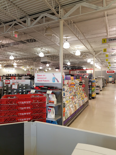 Office Supply Store «Staples», reviews and photos, 2150 W 117th St, Cleveland, OH 44111, USA