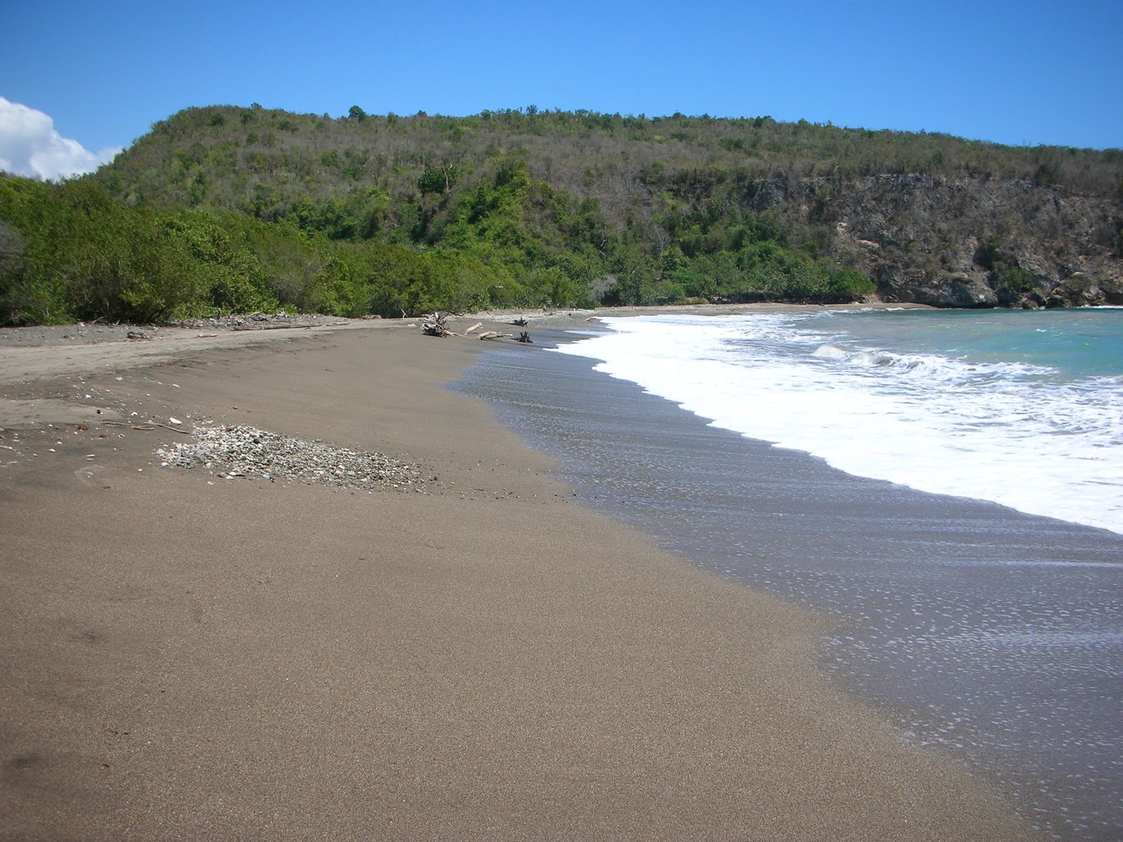 Photo de Playa Toro avec sable lumineux de surface