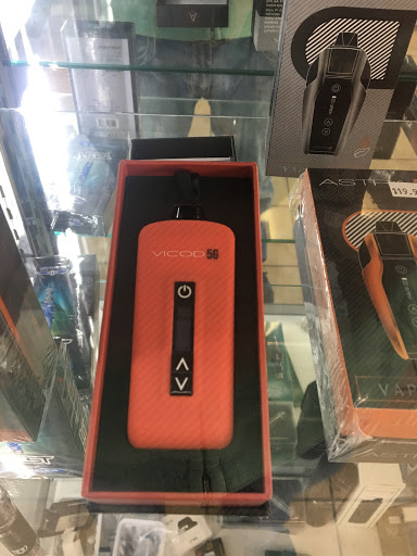 Tobacco Shop «Franklin Smoke Shop», reviews and photos, 24 East Central Street, Franklin, MA 02038, USA