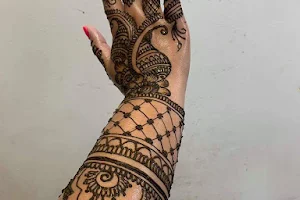 Pretty Eyebrow Threading & Henna image