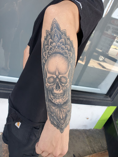 Tattoo Shop «Chronic Tattoo», reviews and photos, 1253 Garnet Ave, San Diego, CA 92109, USA