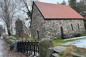 Løvøykapellet image