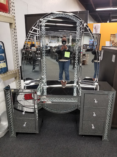 Shopping Mall «Hillcrest Shopping Center», reviews and photos, 1701 N Larkin Ave, Crest Hill, IL 60403, USA