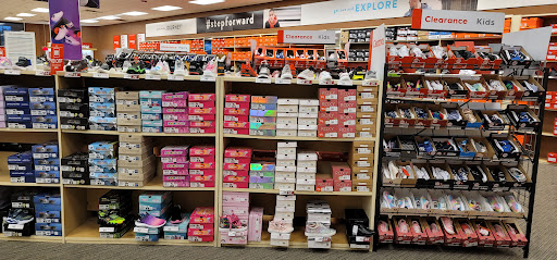 Shoe Store «Famous Footwear», reviews and photos, 31 Furlong Dr, Revere, MA 02151, USA