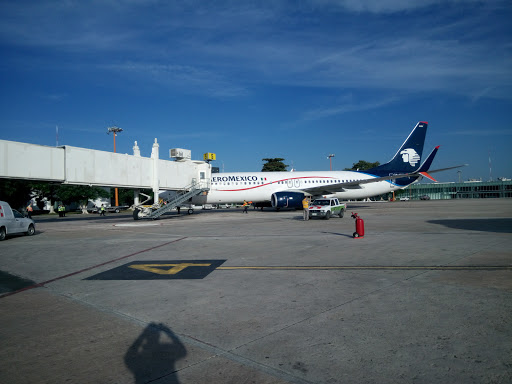 Tienda de insumos para aeronaves Mérida