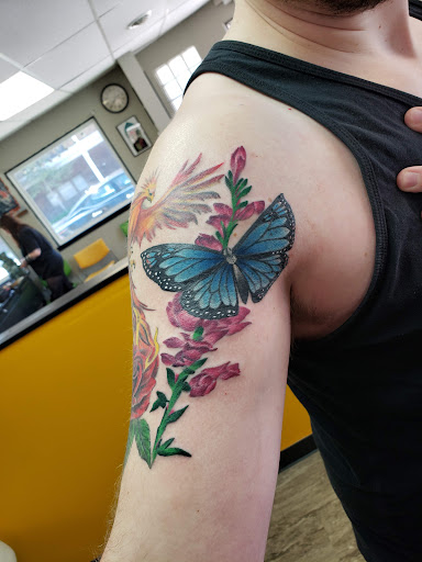 Muskegon Electric Coil Tattoo & Body Piercing, LLC, 976 1st St, Muskegon, MI 49440, USA, 