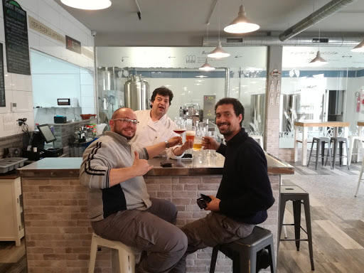 Información y opiniones sobre Cervecería Artesanal Insitu de Sanlúcar La Mayor