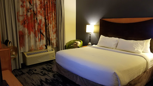Hotel «Fairfield Inn & Suites by Marriott Orlando at SeaWorld®», reviews and photos, 10815 International Dr, Orlando, FL 32821, USA