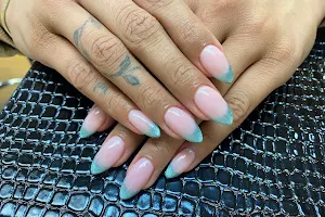 Lucky nails & spa image