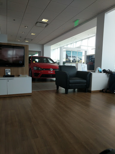 Volkswagen Dealer «Pugi Volkswagen», reviews and photos, 2020 Ogden Ave, Downers Grove, IL 60515, USA