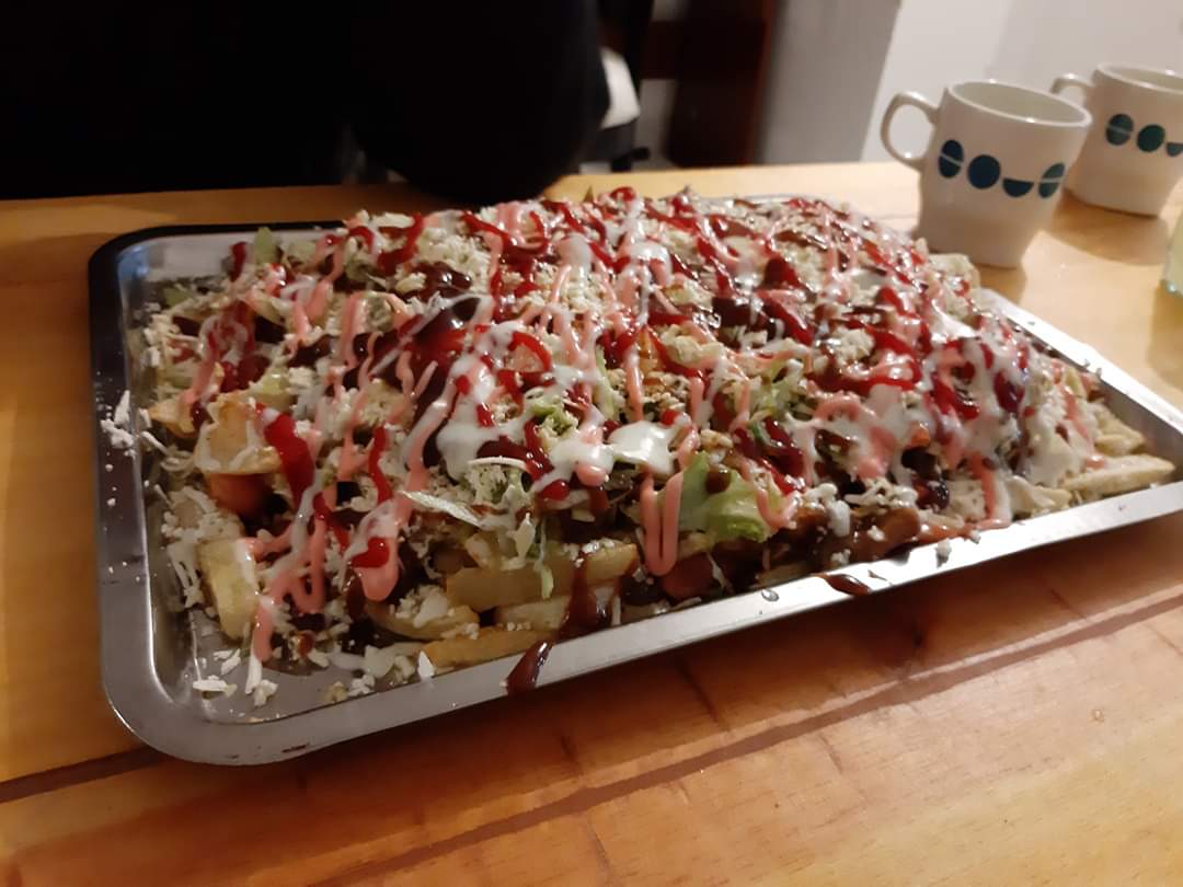 TRONCO E SALCHIPAPAS