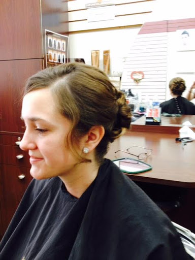 Hair Salon «Avenue Hair Styling & Day Spa», reviews and photos, 630 S Kansas Ave, Topeka, KS 66603, USA