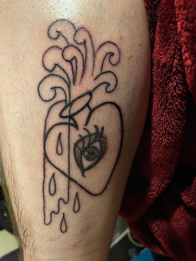 Explore mom and daughter tattoos ideas, creative tattoo ideas in San Antonio, available at Master Minds Tattoo