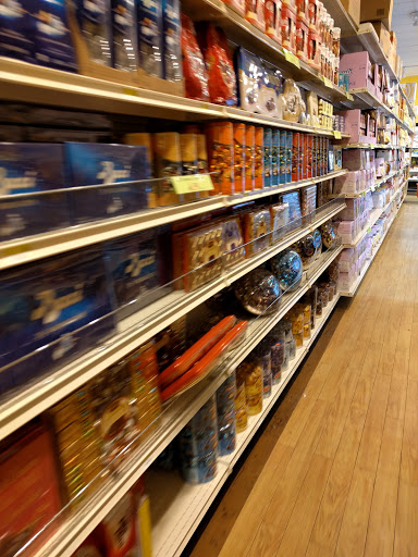 Supermarket «Berry Fresh Farm», reviews and photos, 43-26 Ditmars Blvd, Astoria, NY 11105, USA