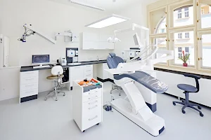 Dentální klinika Hradčanská image