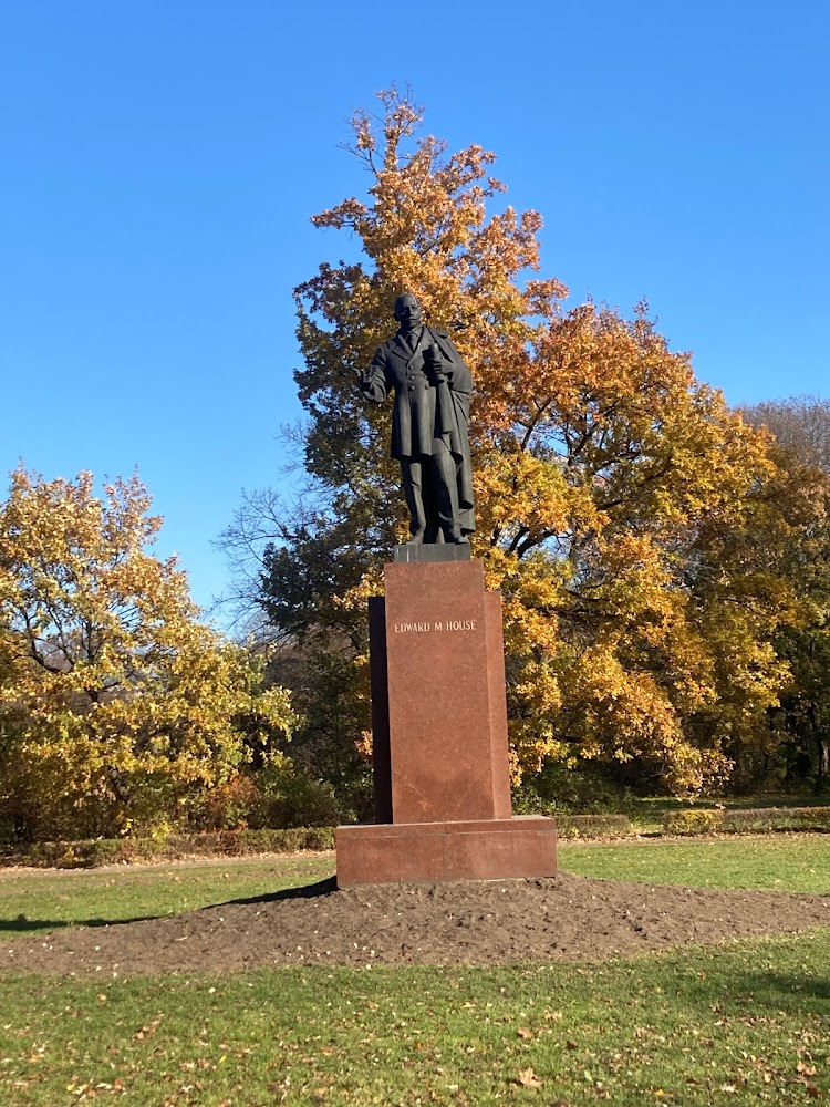 Edward Mandell House Monument