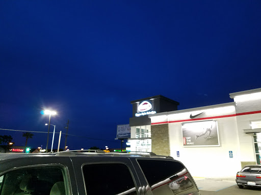 Shoe Store «WSS», reviews and photos, 1638 E Fremont St, Stockton, CA 95205, USA