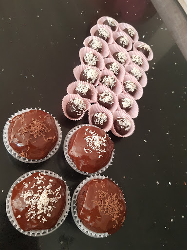 Puro Chocolate (tortas y cupcakes)