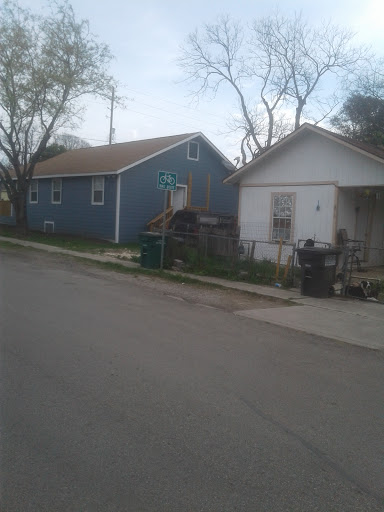 Car Wash «Acapulco Hand And Car Wash», reviews and photos, 1120 N Zarzamora, San Antonio, TX 78207, USA