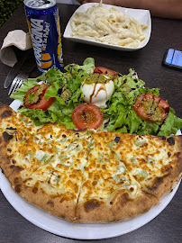 Plats et boissons du Pizzeria Golden pizz à Chambéry - n°10