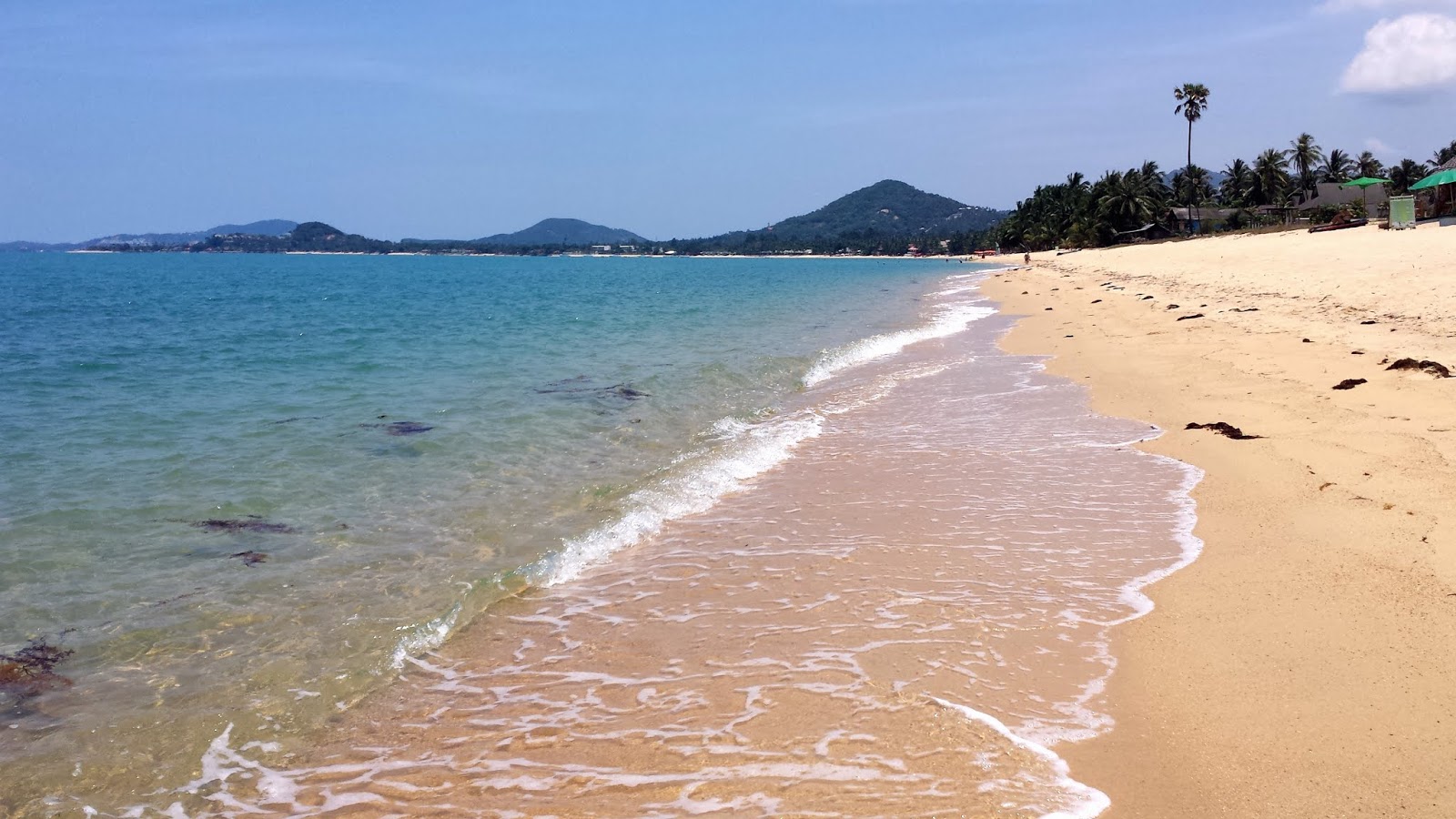 Foto de Praia de Maenam (Praia de Mae Name) - lugar popular entre os apreciadores de relaxamento