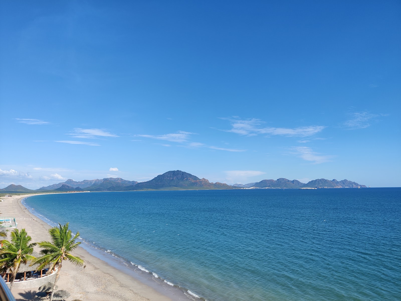 Foto von Playa San Francisco und die siedlung