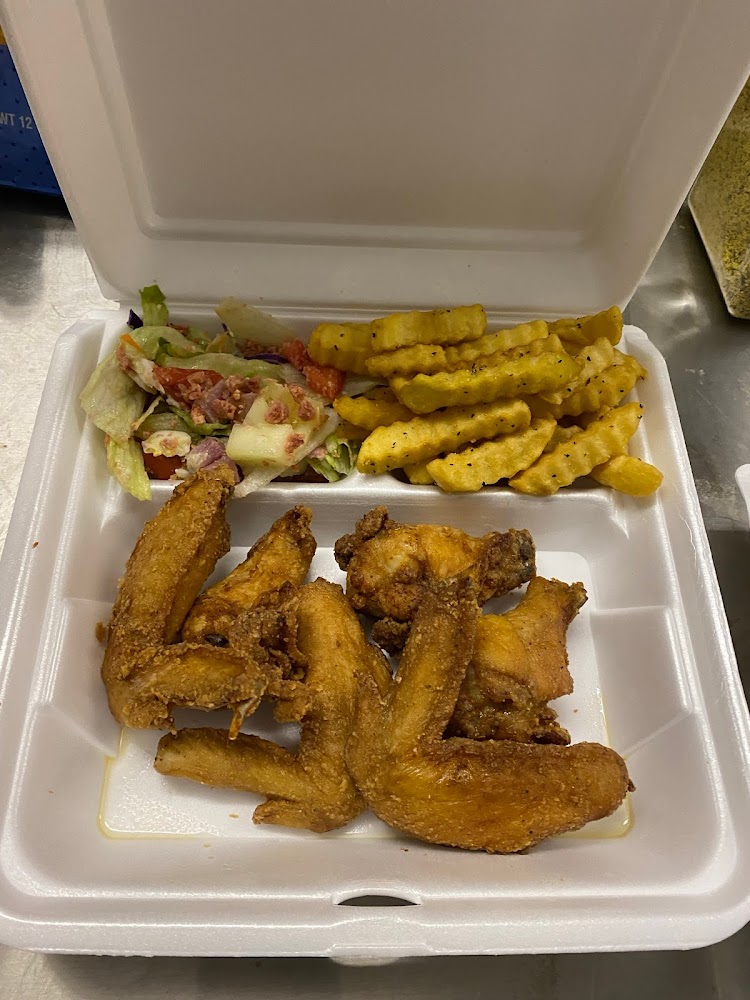 Tiffany’s X’Clusive Sportz Bar & Grill