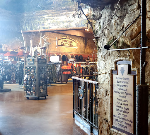 Sporting Goods Store «Bass Pro Shops», reviews and photos, 10000 Bass Pro Blvd, Rossford, OH 43460, USA