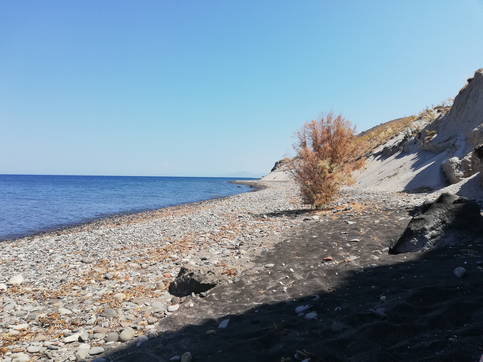 Foto de Katsouny beach con muy limpio nivel de limpieza