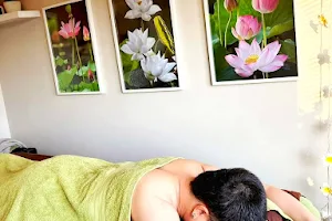 Aroma Thai Therapeutic Massage image