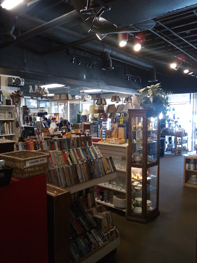 Thrift Store «Second Chance Thrift Shop», reviews and photos, 126 Old Mammoth Rd, Mammoth Lakes, CA 93546, USA