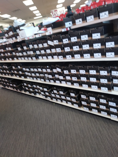 Shoe Store «Famous Footwear», reviews and photos, 2400 Preston Rd, Plano, TX 75093, USA