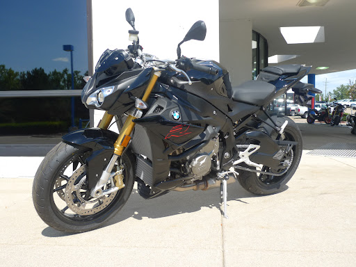 BMW Motorcycle Dealer «BMW Motorcycles Southeast Michigan», reviews and photos, 14855 Sheldon Rd, Plymouth, MI 48170, USA