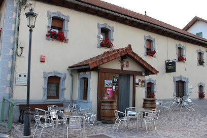 Bar Restaurante Ibarraetxea - Calle Txikirrin, 20, 31692 Garayoa, Navarra, Spain