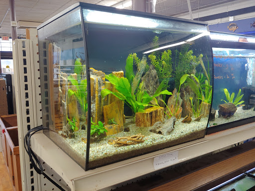 Tropical Fish Store «Tropi-Quatics Pet Center», reviews and photos, 337 S Main St, Lombard, IL 60148, USA
