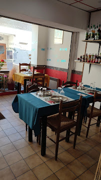 Atmosphère du Restaurant Saveurs réunionnaise à Le Creusot - n°3