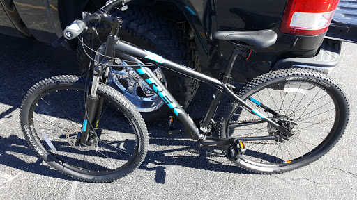 Bicycle Store «The Trek Bicycle Store of Kansas City-Shawnee», reviews and photos, 10412 Shawnee Mission Pkwy, Shawnee, KS 66203, USA