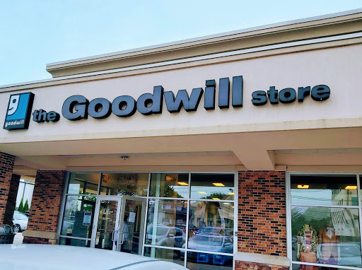 Thrift Store «Goodwill Industries Store & Donation Center», reviews and photos, 30 Broadway, Elmwood Park, NJ 07407, USA