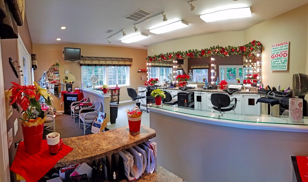 Mc Mahan's Hair Salon 98037