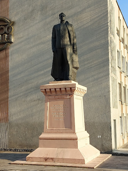 Пам'ятник Івану Черняховському