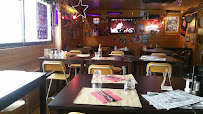 Atmosphère du Restaurant américain Long Horn Ranch à Cluses - n°20