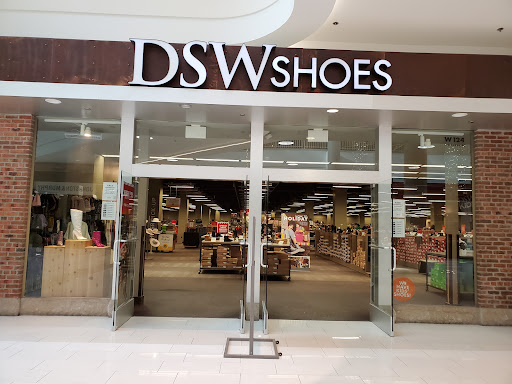 Shoe Store «DSW Designer Shoe Warehouse», reviews and photos, 124 West Market, Bloomington, MN 55425, USA