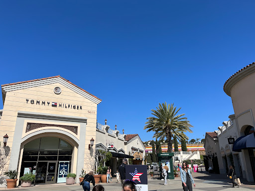 Shopping Mall «Carlsbad Premium Outlets», reviews and photos, 5620 Paseo Del Norte, Carlsbad, CA 92008, USA