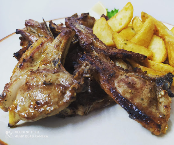 ΚΌΚΚΙΝΟΣ ΕΣΤΙΑΤΌΡΙΟ ΨΗΣΤΑΡΙΆ