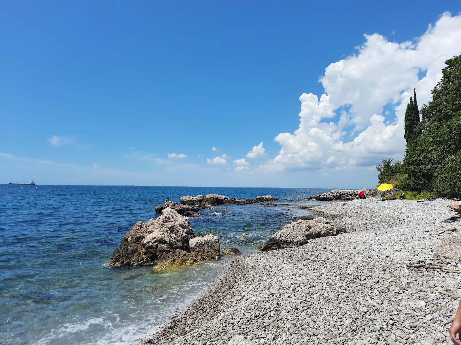 Photo de Spiaggia Liburnia avec plage spacieuse